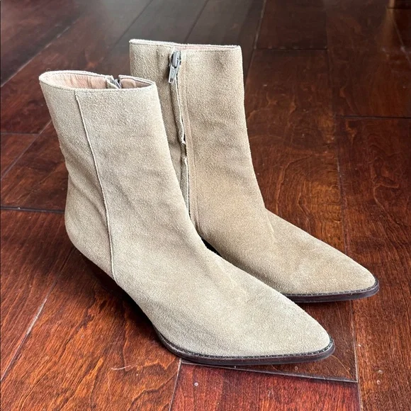 MATISSE CATY ANKLE BOOT, TAUPE, SIZE 8. - Picture 11 of 11